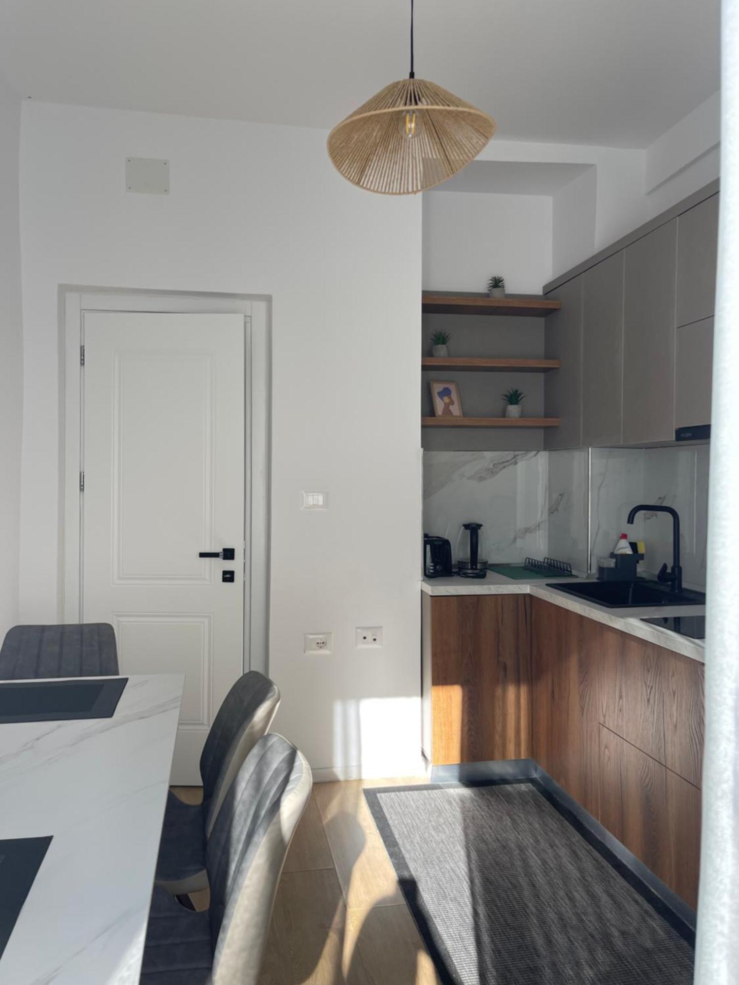 Sunny City Center Apartment Lezhë エクステリア 写真